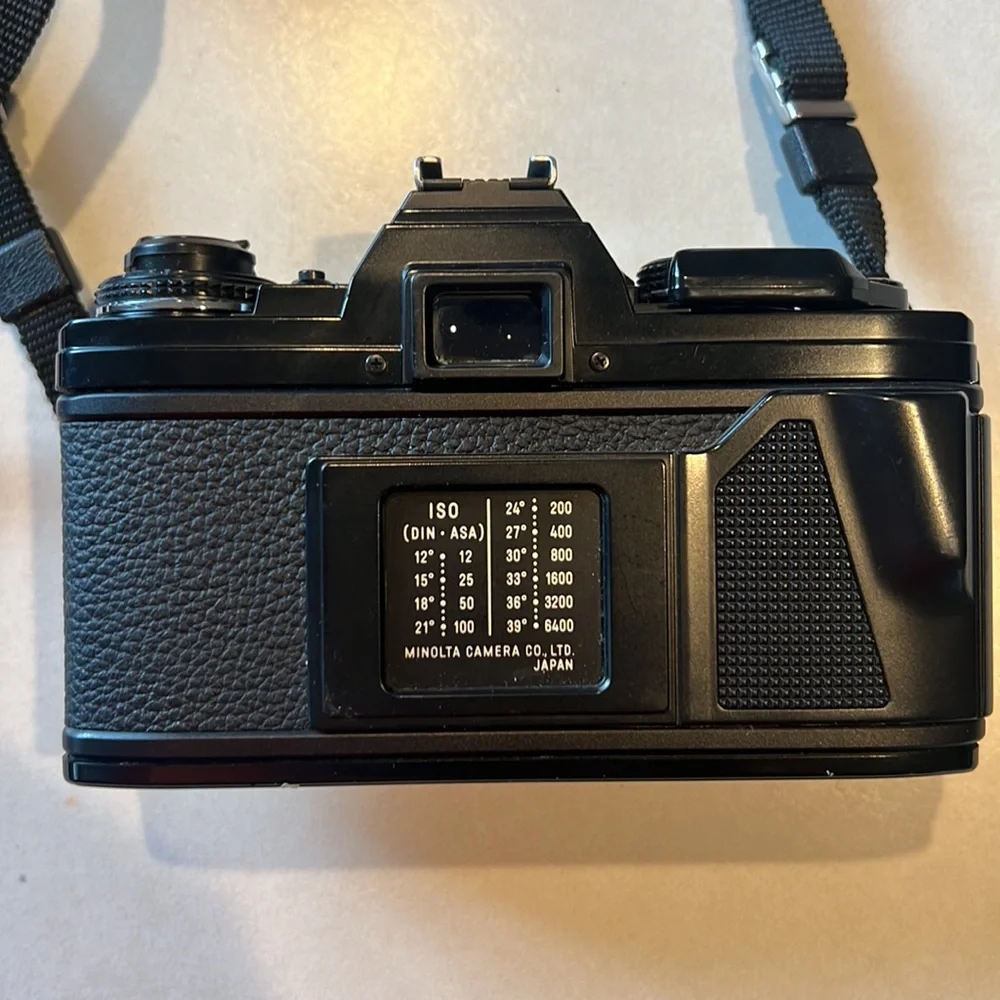 Minolta X-700 35mm Film Camera w/70-210mm lens